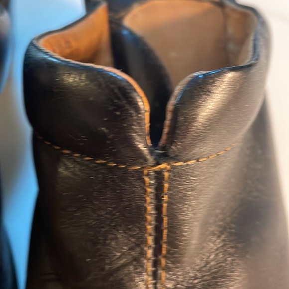 BOC/BORN Mules (available 12/5) - Picture 11 of 11